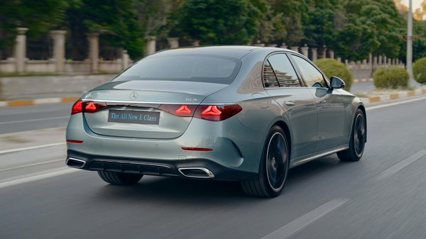 How Does the Evolution of Trends Reflect on the Style of British Women?