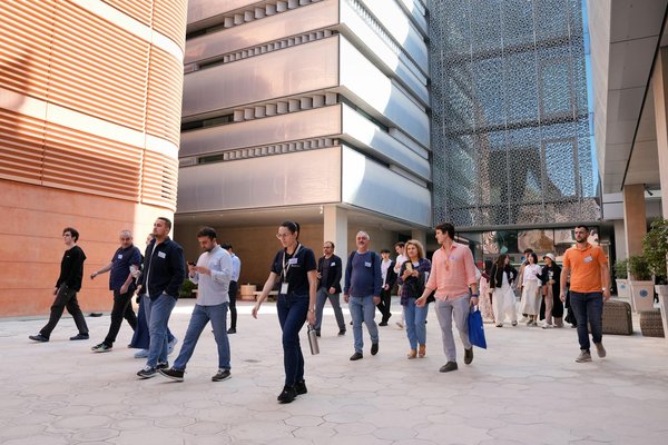 How can you make a delicious spotted dick with custard?